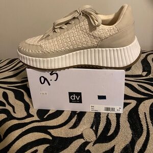 Sporty shoe